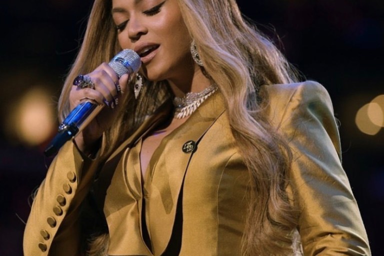 Beyonce Wears Fashion Bomb Daily Shop Designer Sergio Hudson to Sing at Kobe Bryant’s Tribute
